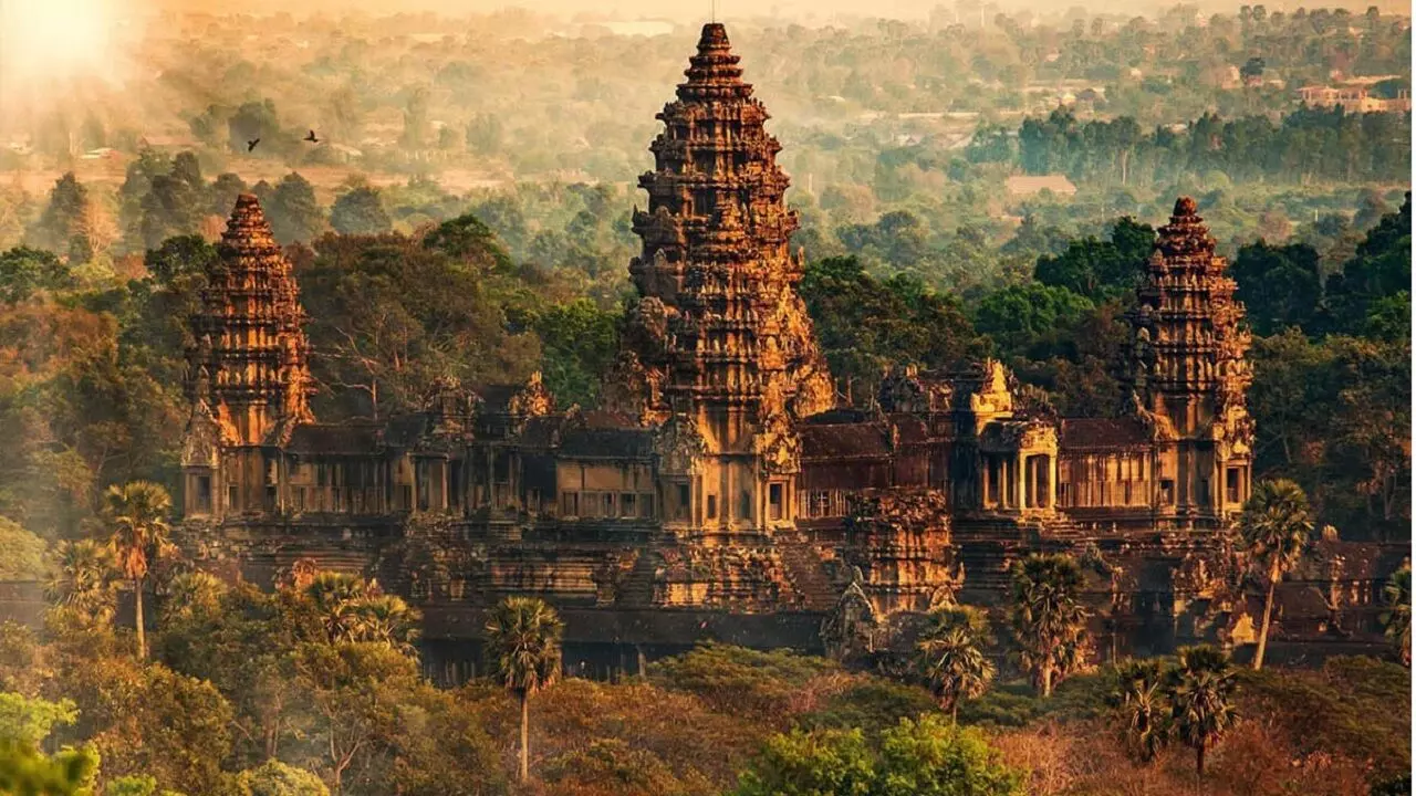 विश्व का सबसे बड़ा हिन्दू मंदिर ऐसे देश में है जहां कोई हिन्दू नहीं है, इतिहास जानकर मजा आ जाएगा