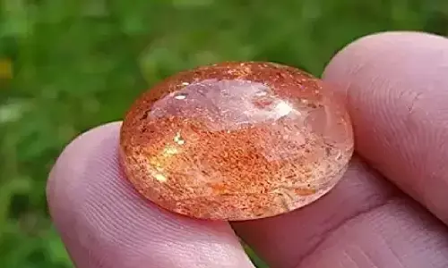 सनस्टोन रत्न पहनते ही मिलेगा दुनिया का हर सुख, आप पड़ेंगे सब पर भारी, बड़े-बड़े नेता करेंगे आपको सलाम, जानिए!