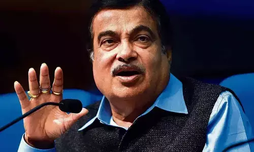 अब 8 पैसेंजर वाली कार में होंगे 6 एयरबैग, नितिन गडकरी ने GSR नोटिफिकेशन को दी मंजूरी