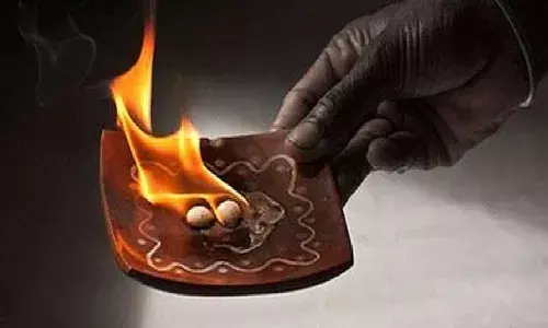 यदि आपको दिखे ऐसे लक्षण तो समझ लें आपके घर में हुआ है काला जादू, जानिए!