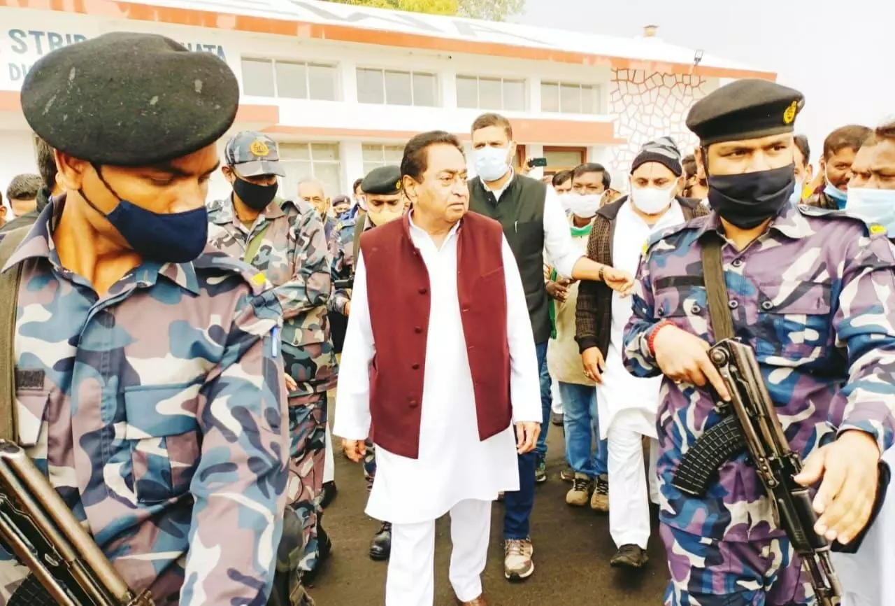 रीवा पहुंचे पूर्व सीएम कमलनाथ, शराबबंदी न करने पर कह दिया कुछ ऐसा! रीवा पहुंचे पूर्व सीएम कमलनाथ, शराबबंदी न करने पर कह दिया कुछ ऐसा!