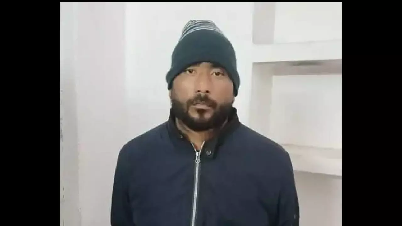 Satna police caught ganja smuggler hiding 650 km away was absconding for 4 months