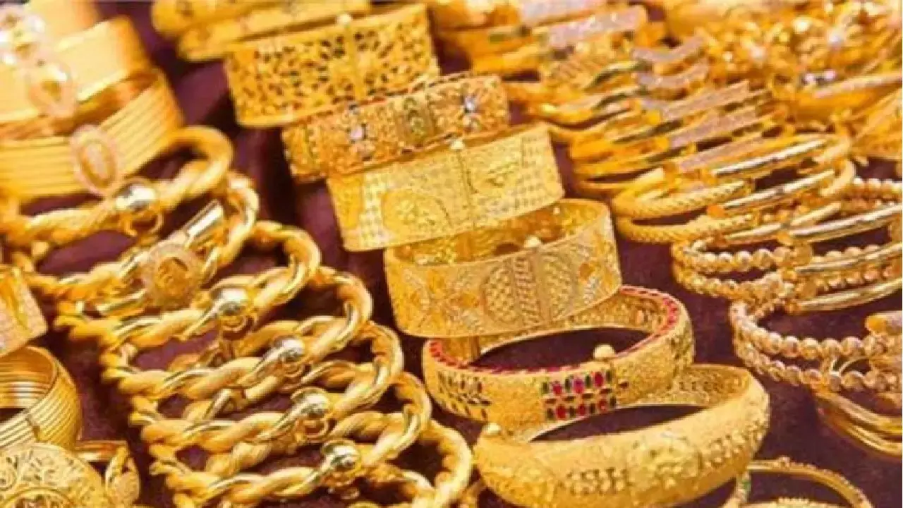 अगर सपने में दिखे सोना या  उससे बने आभूषण तो ये खबर पढ़ रह जाएंगे हैरान, जानिए!