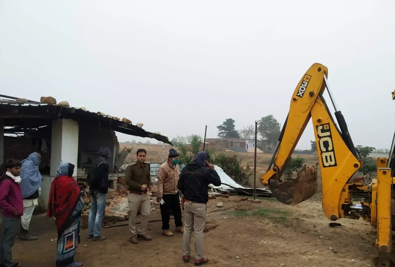 रीवा: गैंगवार में युवक की हत्या, आरोपी पुलिस हिरासत में, की गई रासुका की कार्रवाई रीवा: गैंगवार में युवक की हत्या, आरोपी पुलिस हिरासत में, की गई रासुका की कार्रवाई