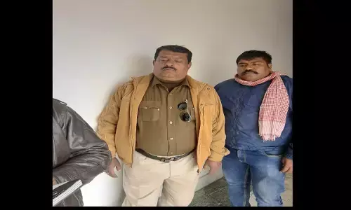 constable trap taking bribe of 10 thousand lokayukta police took action