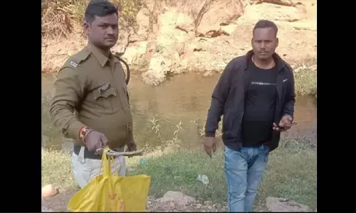 sidhi news Newborns body found in river