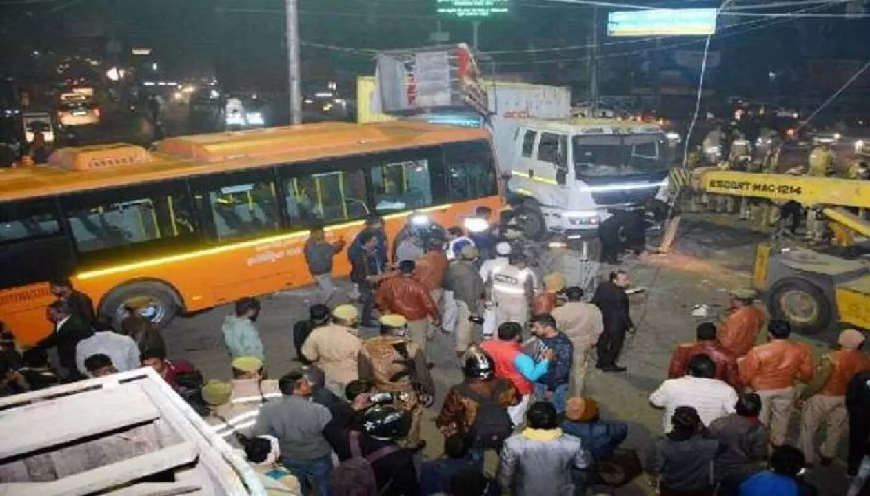 Electric bus became uncontrollable amid high speed 17 vehicles hit 6 killed 9 serious