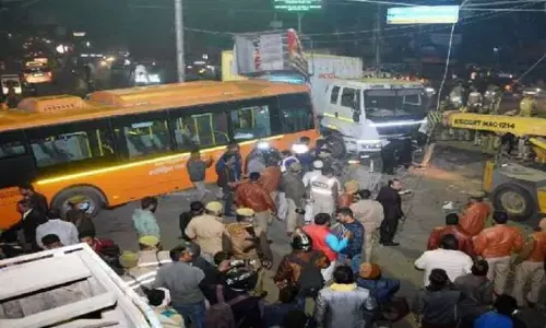 Electric bus became uncontrollable amid high speed 17 vehicles hit 6 killed 9 serious Electric bus became uncontrollable amid high speed 17 vehicles hit 6 killed 9 serious