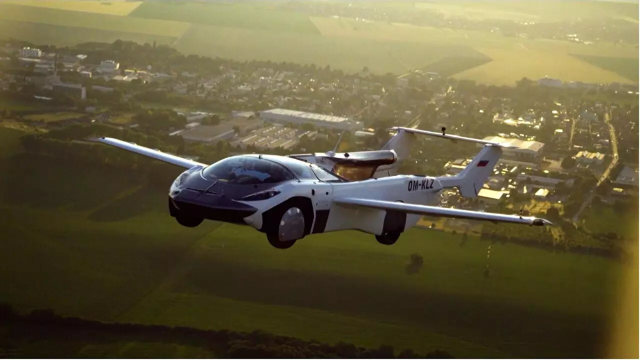 भविष्य अब वर्तमान है: उड़ने वाली कार का सफल परीक्षण, बिकने के लिए तैयार, देखें वीडियो