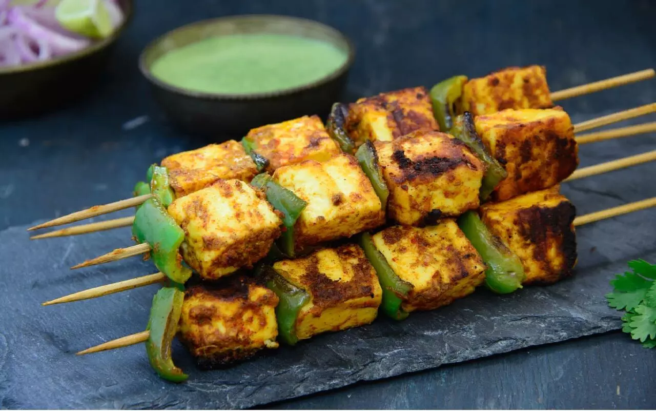 Paneer Tikka Masala Recipe: घर में ऐसे बनाएं पनीर टिक्का, स्वाद ऐसा की करेंगे वाह Paneer Tikka Masala Recipe: घर में ऐसे बनाएं पनीर टिक्का, स्वाद ऐसा की करेंगे वाह