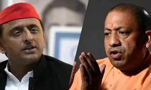 CM बनने के बाद करोड़पति बने योगी आदित्यनाथ, फिर भी अखिलेश यादव से 26 गुना कम संपत्ति