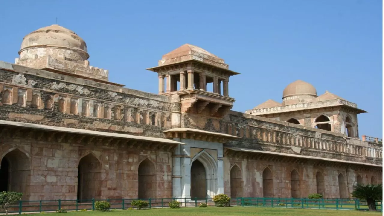 कौन था आक्रांता होशंग शाह गौरी जिसके नाम पर बना होशंगाबाद, अब नर्मदापुरम नया नाम है कौन था आक्रांता होशंग शाह गौरी जिसके नाम पर बना होशंगाबाद, अब नर्मदापुरम नया नाम है