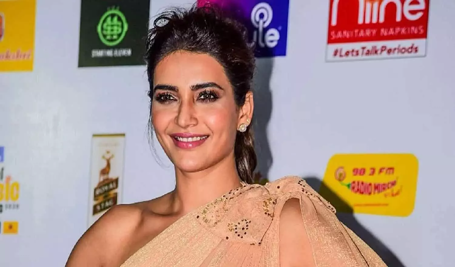 एक्ट्रेस Karishma Tanna को 2 बार मिल चुका है धोखा, इन एक्टर ने बहुत रुलाया था