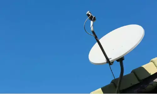 Vastu Tips: घर में इस तरफ लगाएं है डिश का एंटीना तो तुरंत हटा दे, वरना होगा गलत परिणाम Vastu Tips: घर में इस तरफ लगाएं है डिश का एंटीना तो तुरंत हटा दे, वरना होगा गलत परिणाम