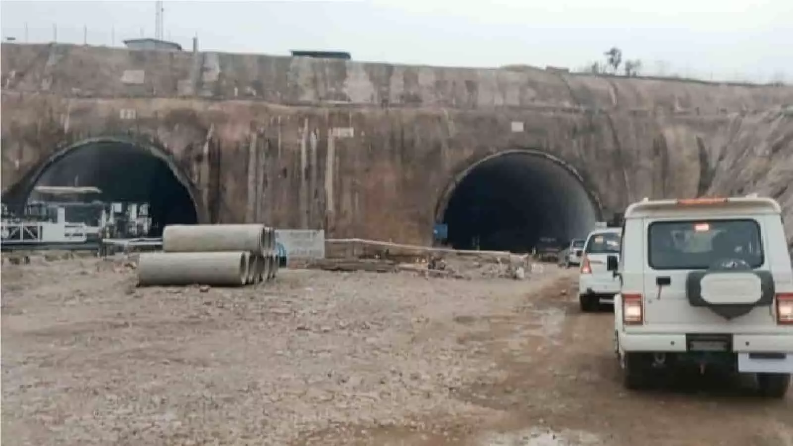 6 lane tunnel under construction in Mohania Ghati of Rewa Sidhi Marg