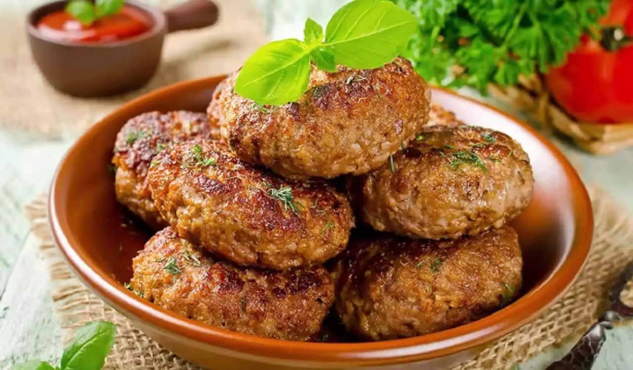 Gajar Patta Gobhi Vada: चाय के साथ बढ़ाये स्वाद ट्राई करें गाजर और पत्तागोभी का वड़ा