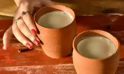 Tea Benefits: सेहत को दुरुस्त करने के लिए शक्कर के बजाय इस सामग्री को डालकर चाय बनाए