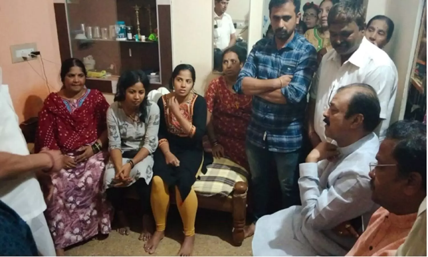 Hindu Lives Matter: हर्षा के घरवाले बोले- उसे मारने के लिए 10 लाख का इनाम था, उसने बजरंगदल भी छोड़ दिया था