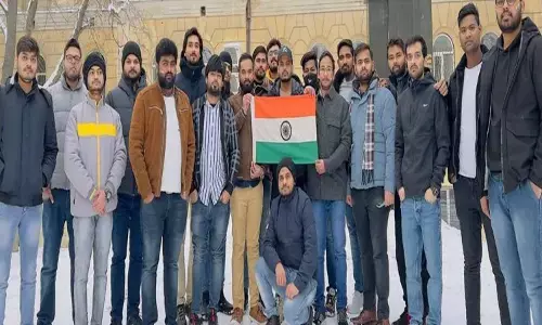 Ukraine Indian Students: कई भारतीय नागरिक यूक्रेन में फंसे, एयर इंडिया की फ्लाइट्स वापस भारत लौटी