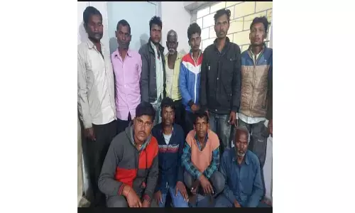 सतना: करंट की चपेट में आने से किशोर की गई जान, जंगल में शिकारियों ने फैला रखा था करंट, 11 आरोपी पुलिस हिरासत में सतना: करंट की चपेट में आने से किशोर की गई जान, जंगल में शिकारियों ने फैला रखा था करंट, 11 आरोपी पुलिस हिरासत में