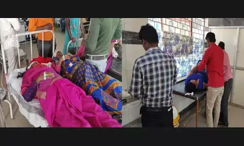 Auto overturned dozen injured Rewa referred