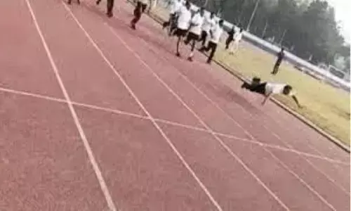 Bihar DGP Race Video: IPS अफसरों की रेस में दौड़े DGP, 4 कदम भागे और धड़ाम से बिछा गए Bihar DGP Race Video: IPS अफसरों की रेस में दौड़े DGP, 4 कदम भागे और धड़ाम से बिछा गए