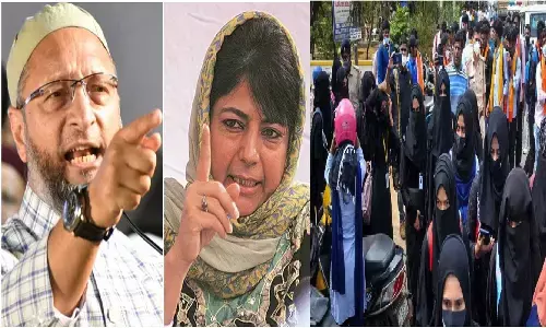 परदे में रहने दो परदा न उठाओ: हिजाब विवाद में कोर्ट के नतीजे के बाद क्या बोले ओवैसी और मेहबूबा मुफ़्ती परदे में रहने दो परदा न उठाओ: हिजाब विवाद में कोर्ट के नतीजे के बाद क्या बोले ओवैसी और मेहबूबा मुफ़्ती