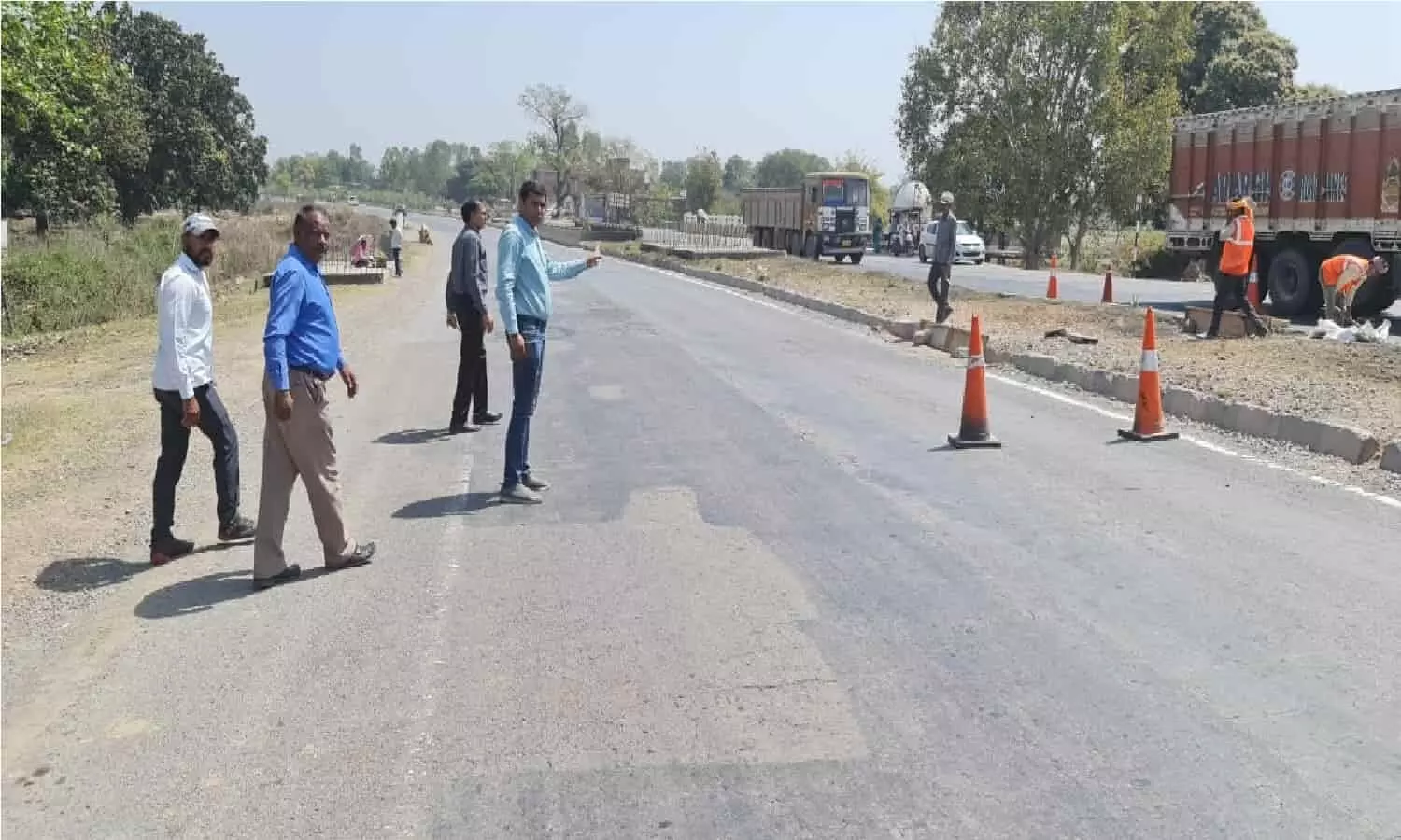 रीवा-हनुमना तथा मनगवां-चाकघाट हाईवे में हो रहे एक्सीडेंट को लेकर अधिकारी पहुंचे निरीक्षण करने, जानिए फिर क्या हुआ?