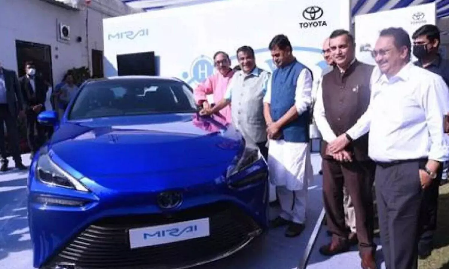 Toyota Mirai: Nitin Gadkari ने लॉन्च की टोयोटा की ग्रीन हाइड्रोजन से चलने वाली कार, खुद इसी से चलेंगे