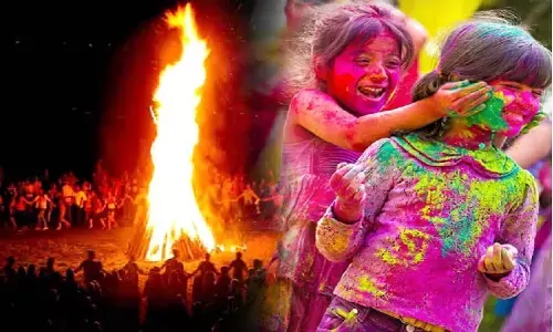 Holi: होली खेलने के पीछे वैज्ञानिक कारण जान आप हैरान रह जाएंगे