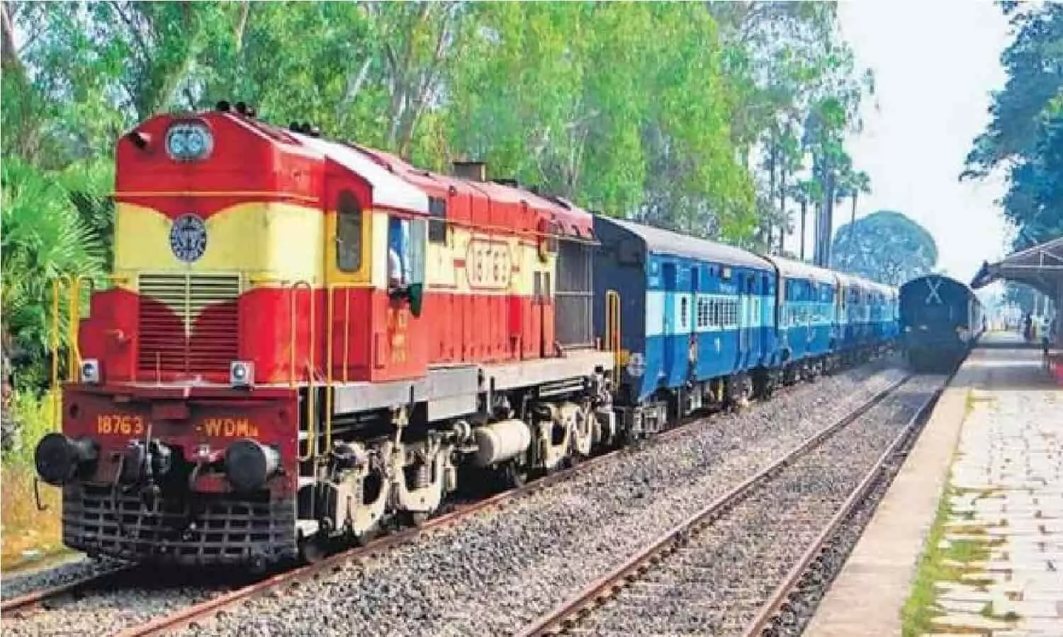 Bharat Gaurav Tourist Train: आईआरसीटीसी नें श्रद्धालुओं के लिए चलाईं ट्रेन, भगवान श्रीराम से जुड़ी सभी पावन जगहों के दर्शन कराएगी