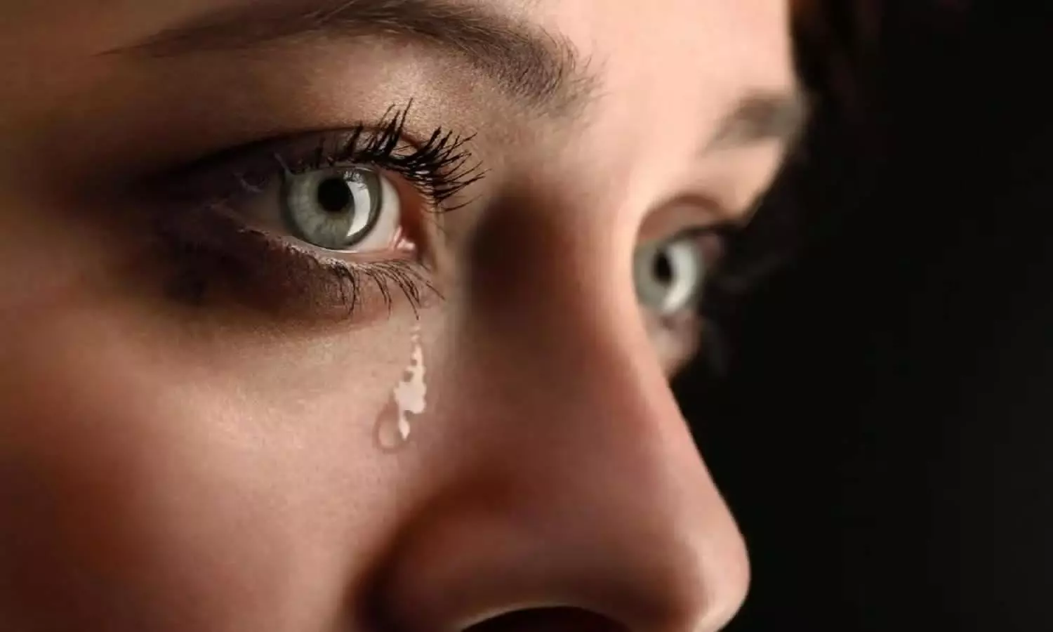 Crying keeps mind healthy know about its unknown benefits