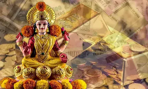 Astrology: आज का दिन है बेहद खास! मां लक्ष्मी को प्रसन्न करने के लिए ये विधि करें, होगी धन की वर्षा Astrology: आज का दिन है बेहद खास! मां लक्ष्मी को प्रसन्न करने के लिए ये विधि करें, होगी धन की वर्षा
