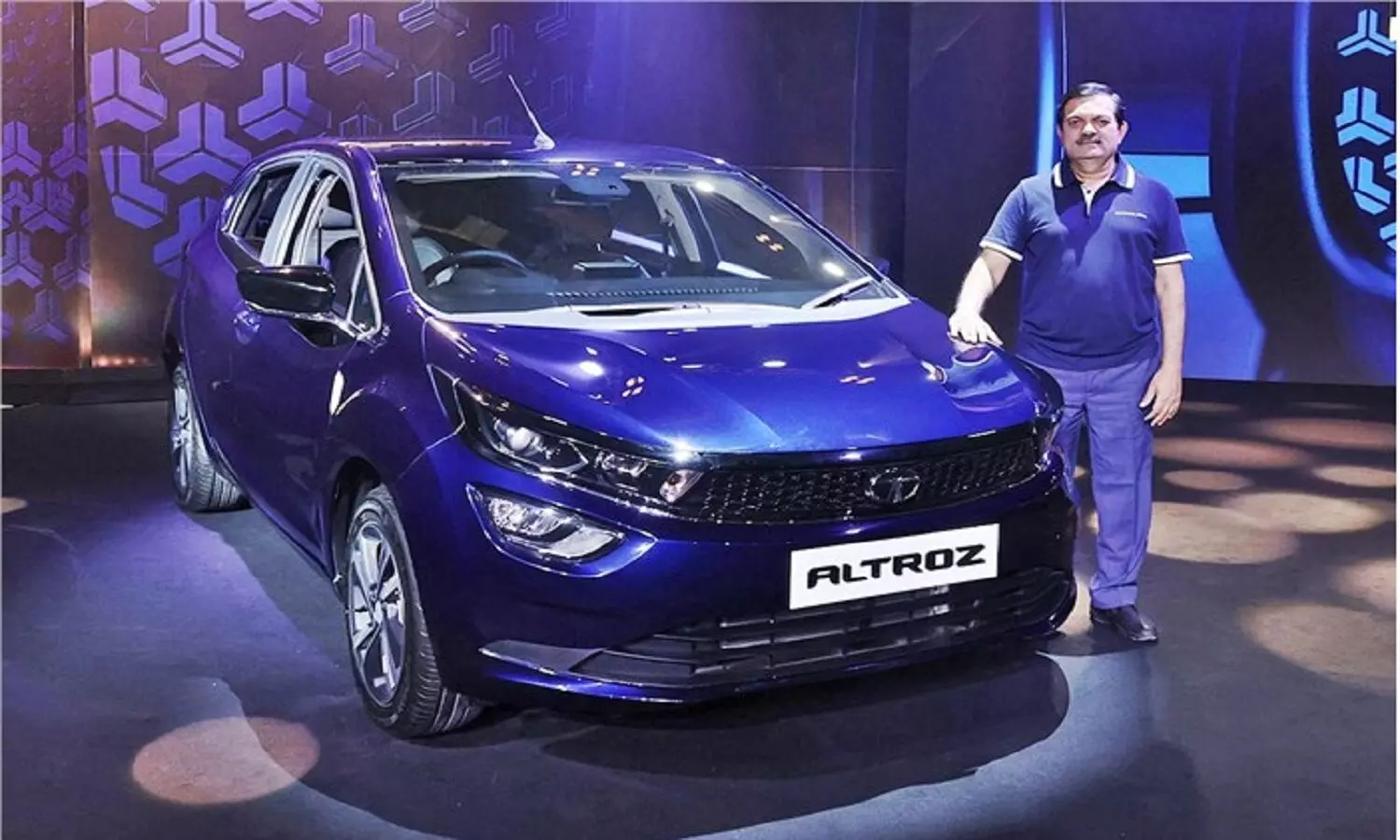 Tata Altroz DCT Price: टाटा ने लॉन्च की नई अल्ट्रोज DCT, जानें फीचर्स और स्पेसिफिकेशन Tata Altroz DCT Price: टाटा ने लॉन्च की नई अल्ट्रोज DCT, जानें फीचर्स और स्पेसिफिकेशन