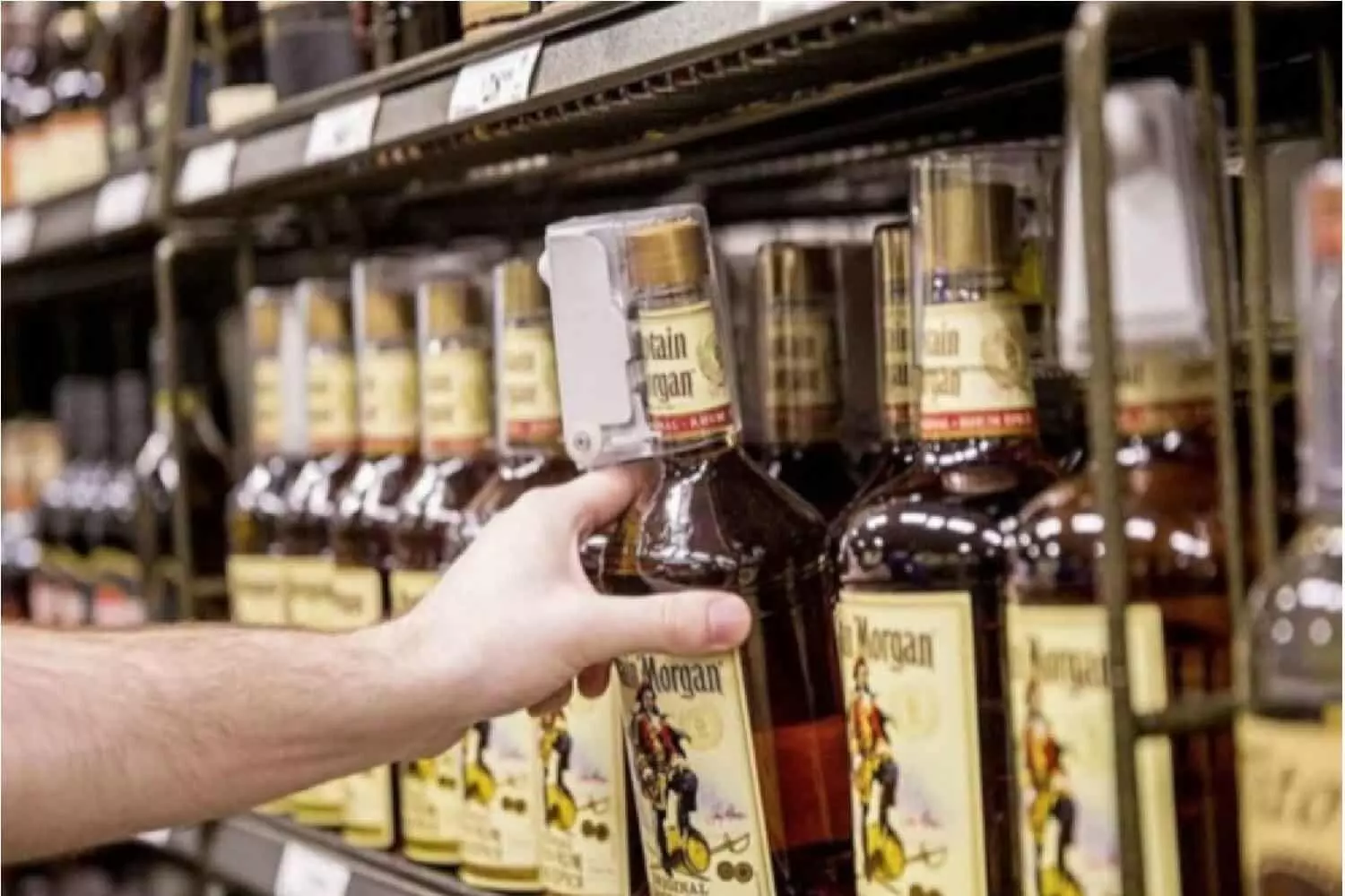 New Rate Liquor: शराबियो के लिए बड़ा ऐलान, अब महंगी शराब से मिलेगी मुक्ति