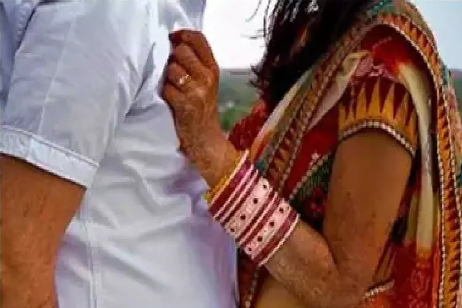 58 साल के पुरूष को दिल दे बैठी 26 साल की युवती, बताया ऐसे बनाते है शारीरिक संबंध 58 साल के पुरूष को दिल दे बैठी 26 साल की युवती, बताया ऐसे बनाते है शारीरिक संबंध