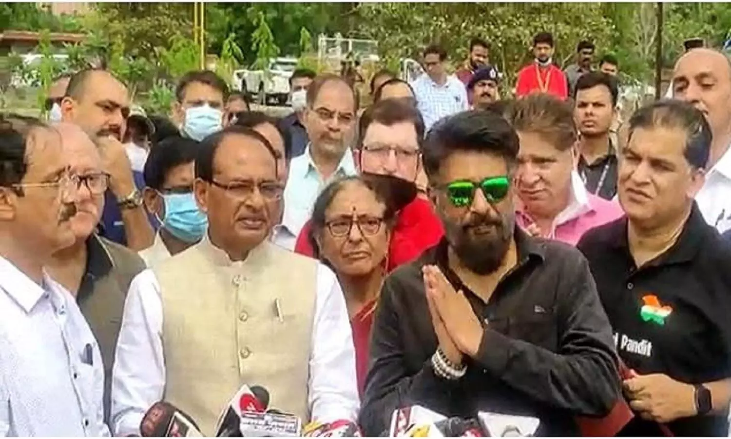 भोपाल में विवेक अग्निहोत्री: फिल्म डायरेक्टर ने कहा- भोपाली मतलब होमोसेक्शुअल, बवाल मच गया भोपाल में विवेक अग्निहोत्री: फिल्म डायरेक्टर ने कहा- भोपाली मतलब होमोसेक्शुअल, बवाल मच गया