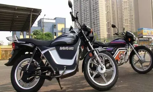 Electric Splendor Price: मार्केट में छा गई हीरो की इलेक्ट्रिक स्प्लेंडर, मिलेगा 180Km का माइलेज