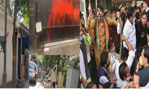 दिल्ली: अरविंद केजरीवाल के घर पर हमला, आप बोली बीजेपी दिल्ली सीएम की हत्या करना चाहती है