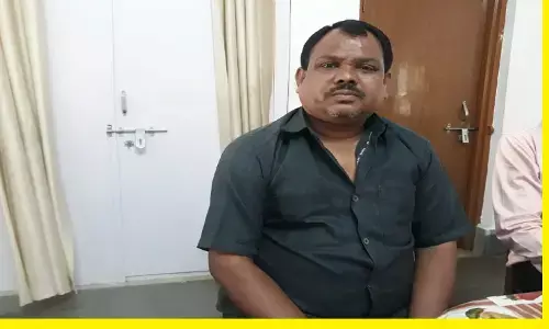 किसान से 1500 रूपये की रिश्वत लेते पटवारी ट्रैप, लोकायुक्त रीवा ने की कारवाई