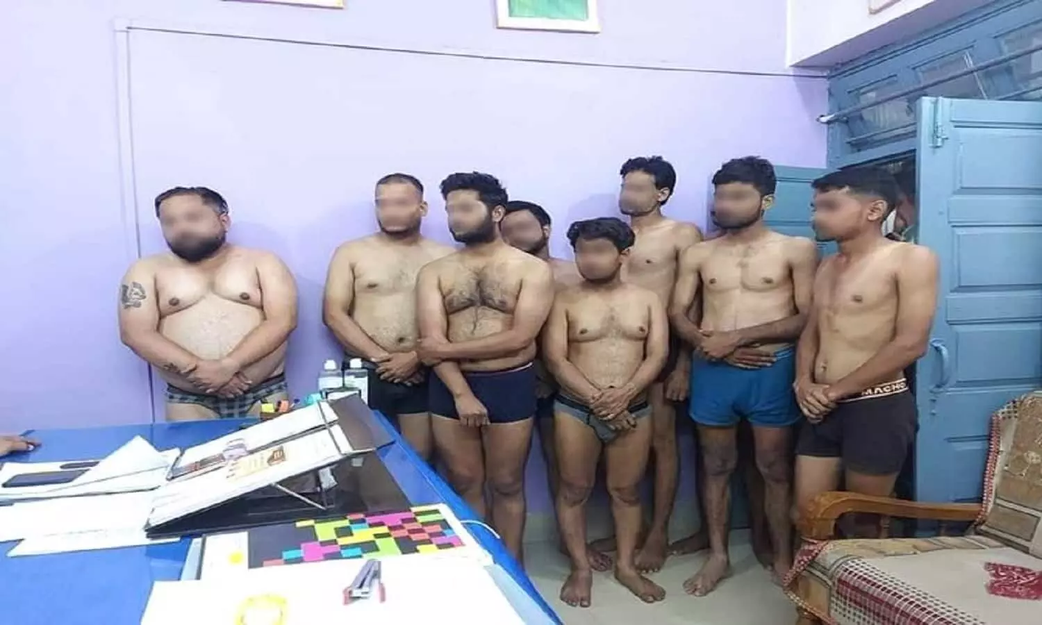 सीधी पुलिस की टेढ़ी करतूत: पत्रकार सहित कलाकारों को थाने में नंगा किया और फोटो इंटरनेट में डाल दी