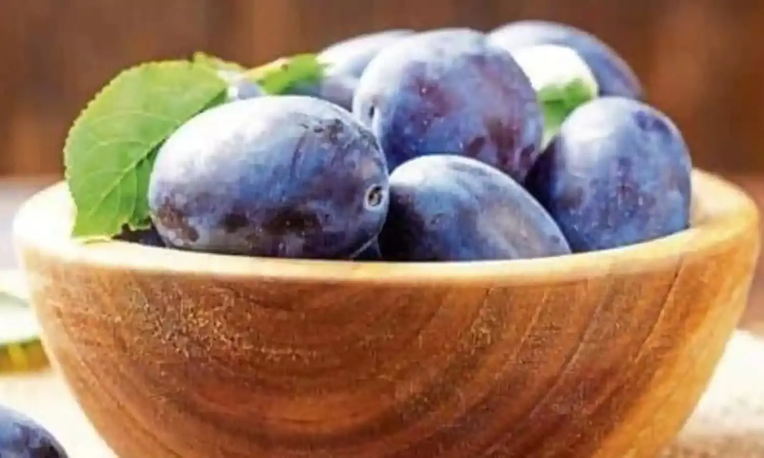 Jamun Side Effect: जामुन के साथ भूलकर भी न करें इन चीजों का सेवन, नहीं तो लेने के लेने पड़ जायेंगे Jamun Side Effect: जामुन के साथ भूलकर भी न करें इन चीजों का सेवन, नहीं तो लेने के लेने पड़ जायेंगे