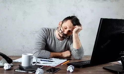 Fitness Funda: ऑफिस में काम करते वक्त सुस्ती कैसे दूर करें, अपनाएं ये इम्पोर्टेन्ट टिप्स Fitness Funda: ऑफिस में काम करते वक्त सुस्ती कैसे दूर करें, अपनाएं ये इम्पोर्टेन्ट टिप्स