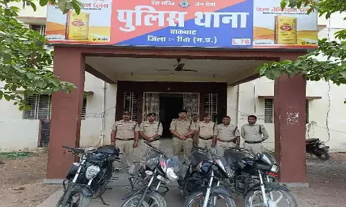 रीवा: चोरी की चार बाइक के साथ चार आरोपी धराए