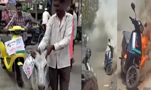 Is Ola S1 Worth Buying: OLA के S1 में फिर लगी आग, मालिक ने खुद लगा दी, तो किसी ने गधे से बांध दिया स्कूटर Is Ola S1 Worth Buying: OLA के S1 में फिर लगी आग, मालिक ने खुद लगा दी, तो किसी ने गधे से बांध दिया स्कूटर