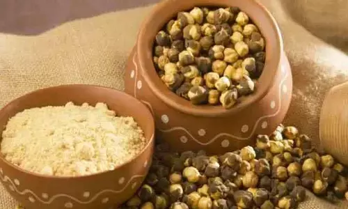 SuperFood: आयरन की कमी दूर करने और पेट को दुरुस्त रखने के लिए खाए भुना चना, जानिए इसके लाभ