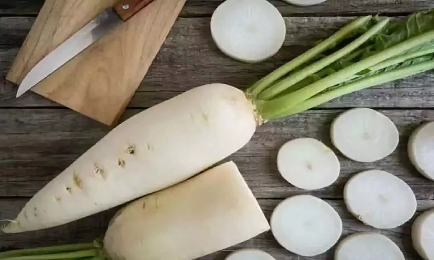 Radish Health Benefits: आयुर्वेद में जानिए मूली खाने का सही तरीका क्या है? गर्मियों में मूली कैसे खाएं जानें Radish Health Benefits: आयुर्वेद में जानिए मूली खाने का सही तरीका क्या है? गर्मियों में मूली कैसे खाएं जानें