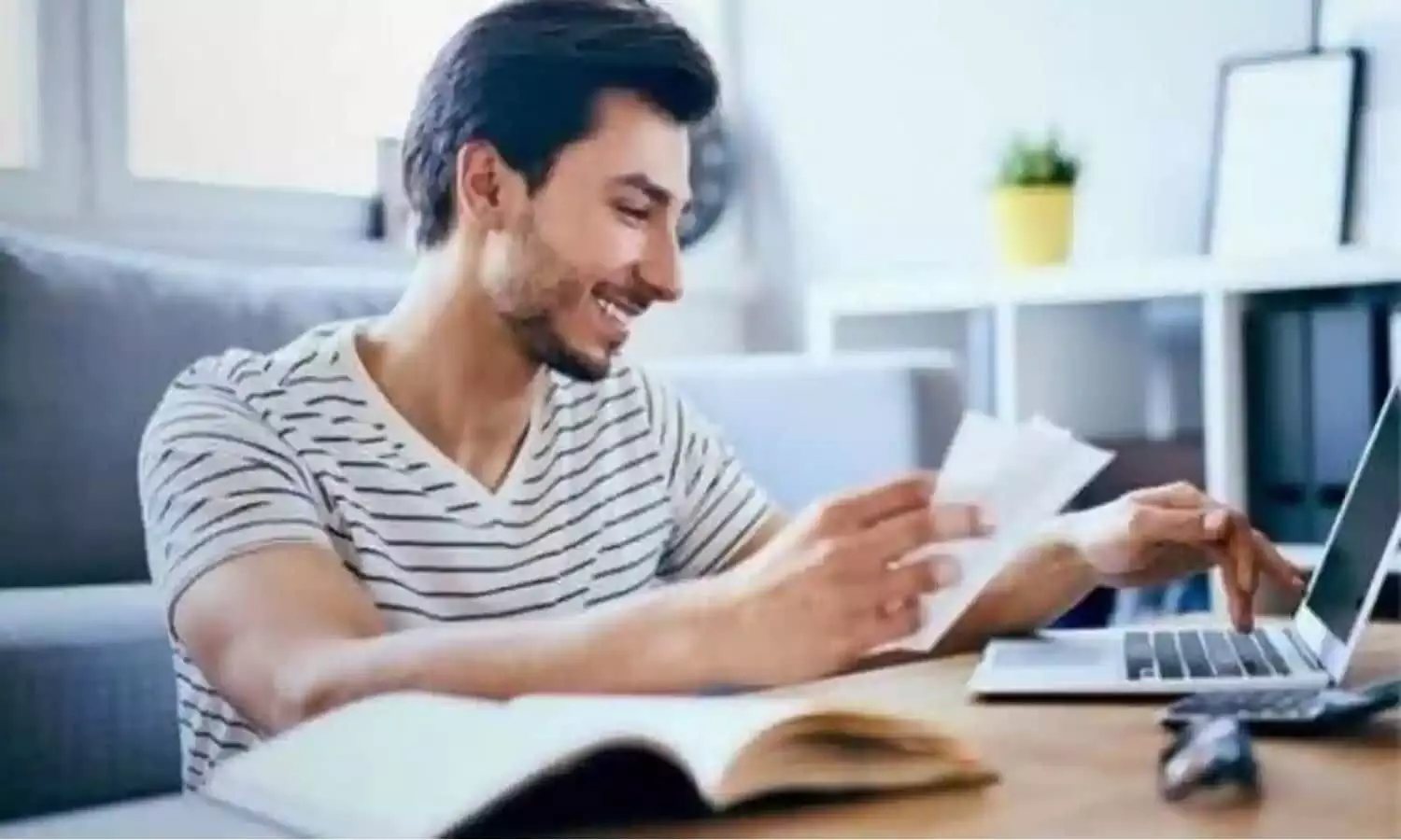 Bajaj Finance: बजाज फाइनेंस ने दूसरी बार बढ़ाएं डिपॉजिट्स की कीमतें, जानिए अब ग्राहकों को मिलेगा कितना ब्याज Bajaj Finance: बजाज फाइनेंस ने दूसरी बार बढ़ाएं डिपॉजिट्स की कीमतें, जानिए अब ग्राहकों को मिलेगा कितना ब्याज