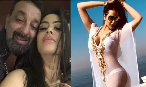 Sanjay Dutt की बेटी त्रिशाला ने लगाई आग, बिकनी पहन मचा दिया बवाल, फोटो देख हर व्यक्ति ये कह रहा