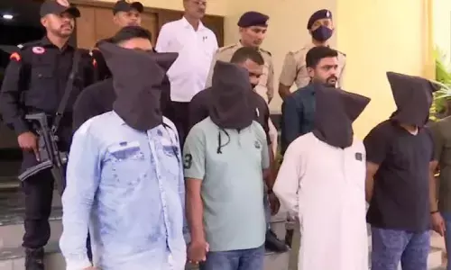 1993 मुंबई धमाके में शामिल 4 आतंकियों को ATS ने 29 साल बाद पकड़ लिया 1993 मुंबई धमाके में शामिल 4 आतंकियों को ATS ने 29 साल बाद पकड़ लिया